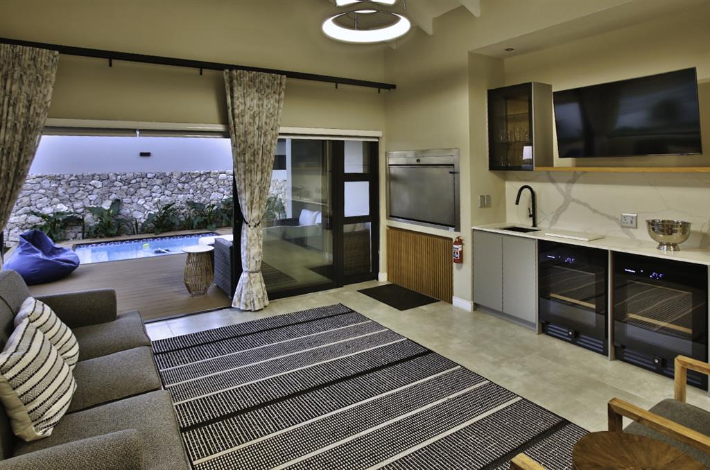 20240528_035834_H6SS_Pool_4