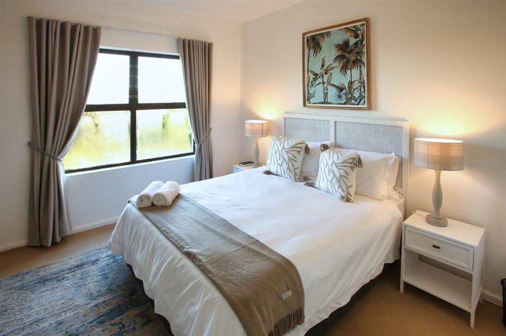 20250813_040642_18_H4FN_Bedroom_1_en-suite_1