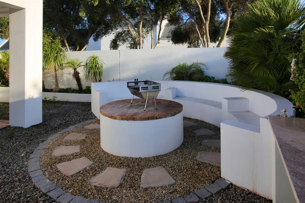 20260205_013843_B64B_Outside_Braai_2